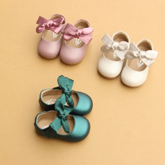 Satin layered toddler's shoes