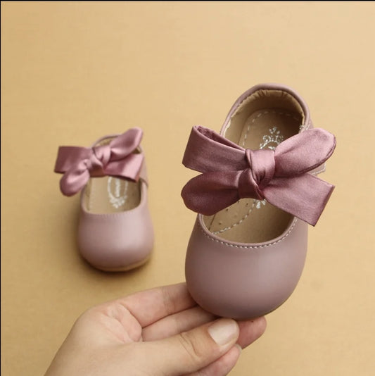 Satin layered toddler's shoes